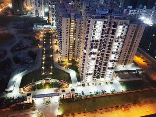 4 Bhk + servant apartment available for sale in Nirala Aspire  in Sector-16 Noida Extension