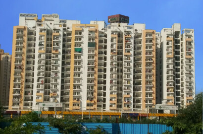 4 bhk + Servant Apartment available for sale in Panchsheel Green — photo 5