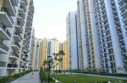 2 bhk +study Apartment available for sale in Panchsheel Hynish in Sec-1 Noida Extension — photo 5