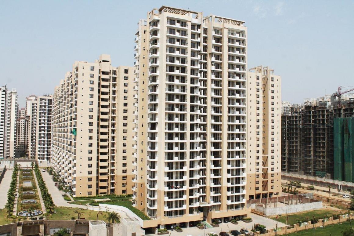 4 Bhk + servant apartment available for sale in Nirala Aspire  in Sector-16 Noida Extension