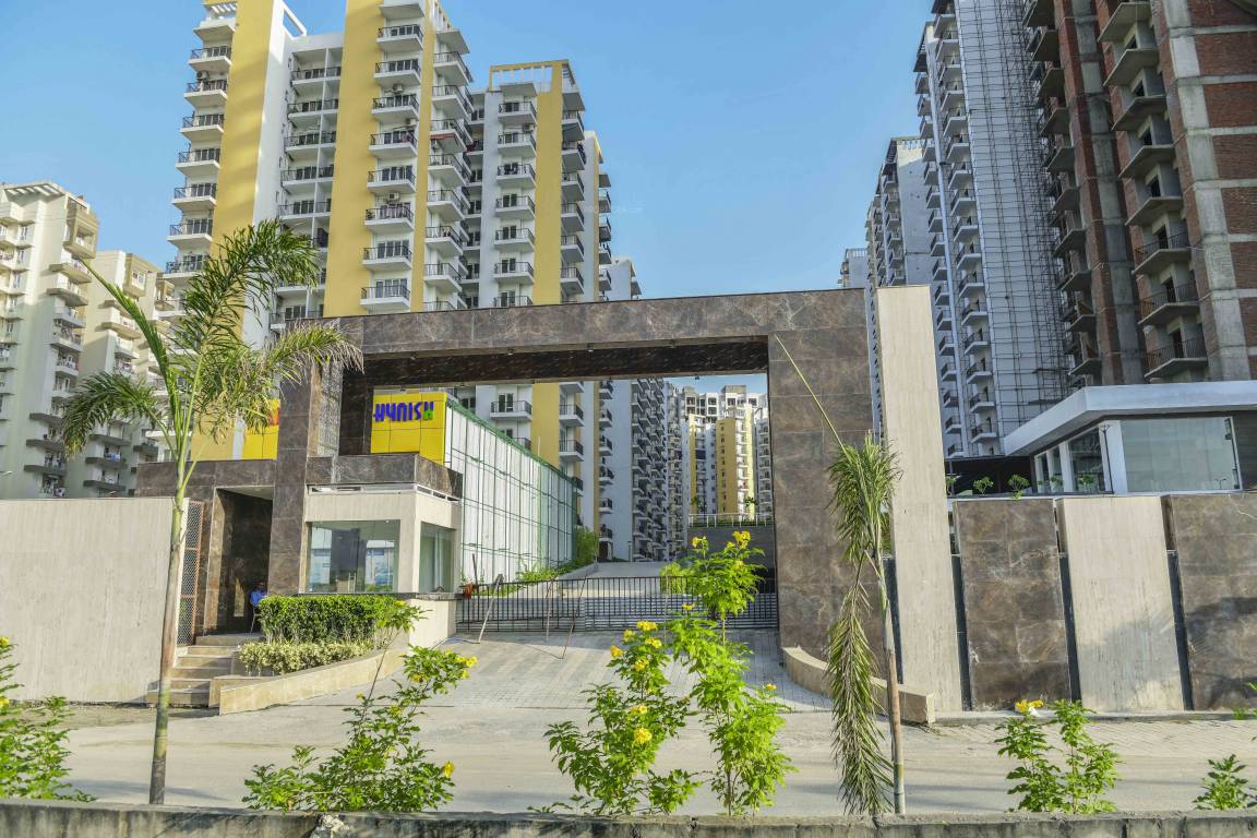 3 BHK Residential Apartment for Rent in Panchsheel Hynish