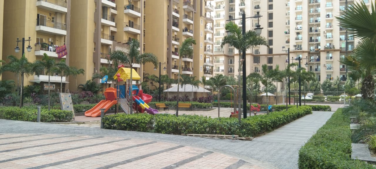 2 bhk apartment available for sale in Himalaya Pride in Greater Noida West