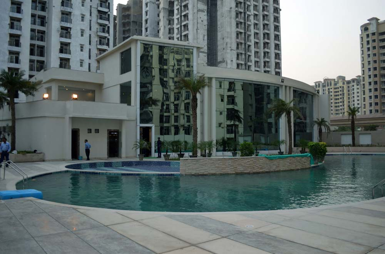 3 bhk + Study  Apartment available for sale in Amrapali Princely Estate in Sector-76 Noida
