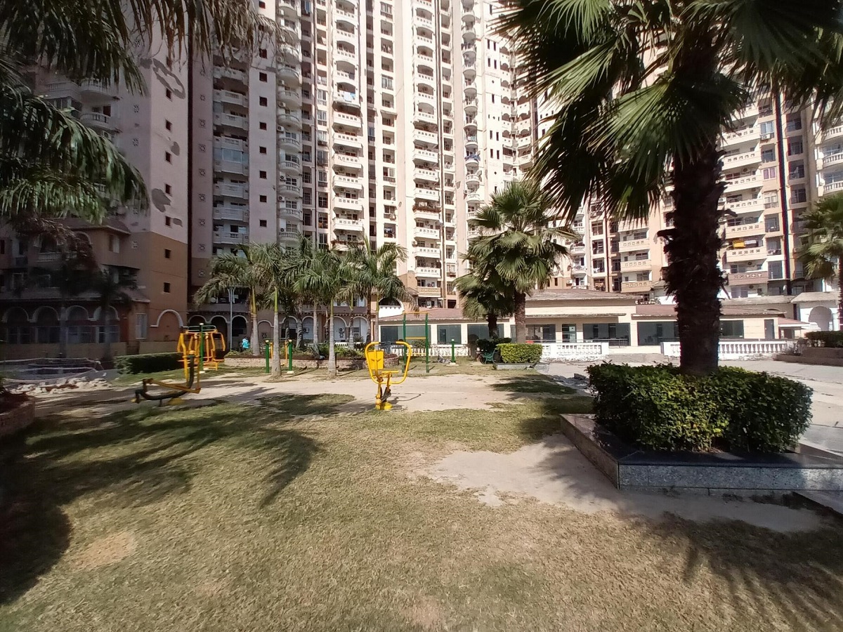Amrapali Sapphire Apartments, Sector 45 Noida