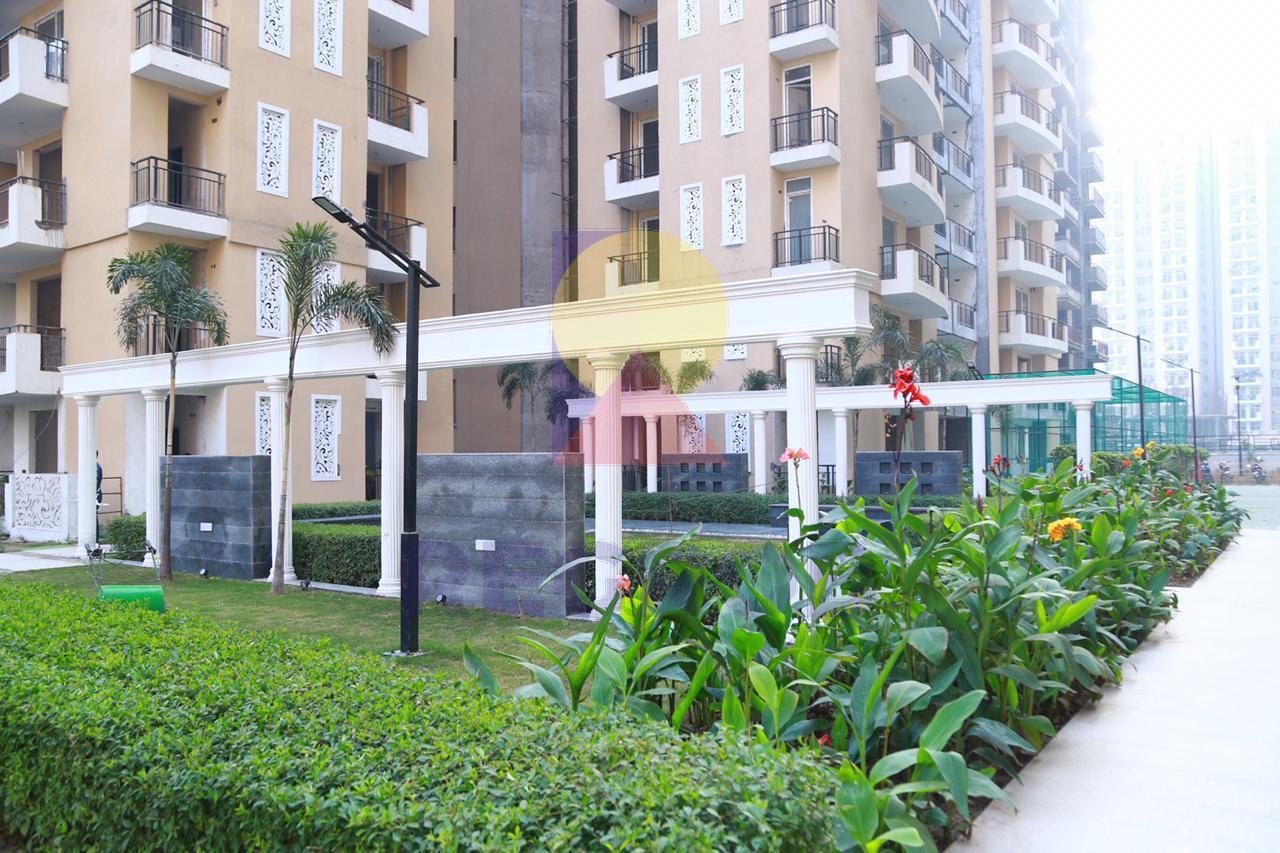 3 bhk Apartment available for sale in  Royal Court