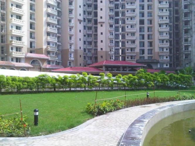 2 bhk apartment available for sale in Amrapali Sapphire in Sector-45 Noida