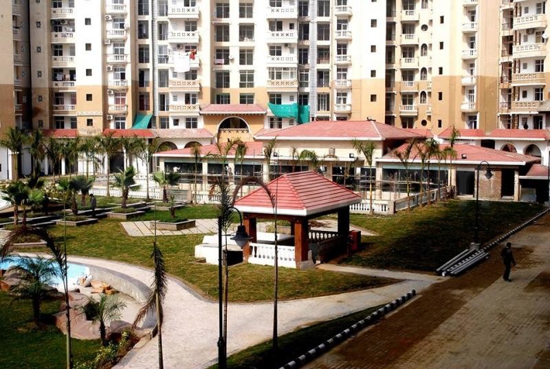 2 bhk + study Apartment available for sale in Amrapali Silicon City in Sector-76 Noida