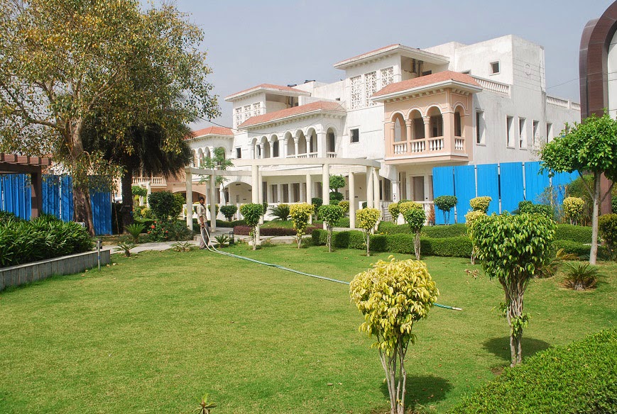 3 bhk + Servant  Independent House Available for Rent in Amrapali Leisure Valley Villa